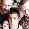 Андрей Краско с сыновьями и отцом. Фото из газеты «АиФ»
